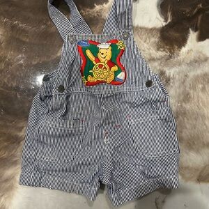 VTG Pooh overalls with 2 Pooh shirts